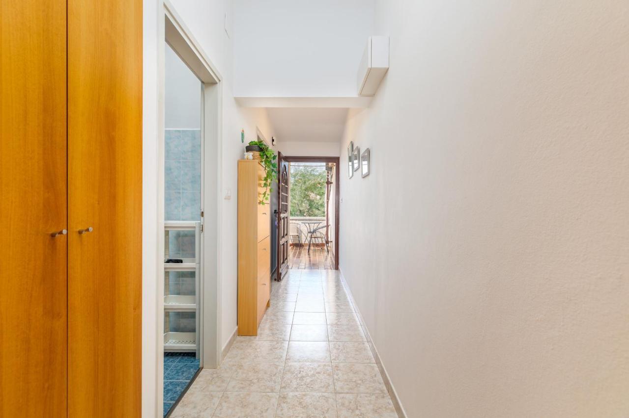 Apartment Tesic Close To The Sea With Shared 4Xbicycles Fazana Exterior photo