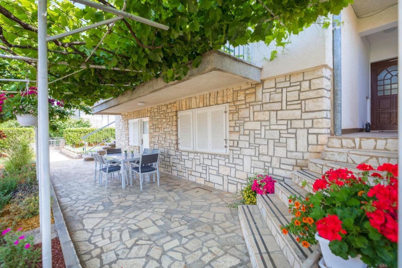 Apartment Tesic Close To The Sea With Shared 4Xbicycles Fazana Exterior photo