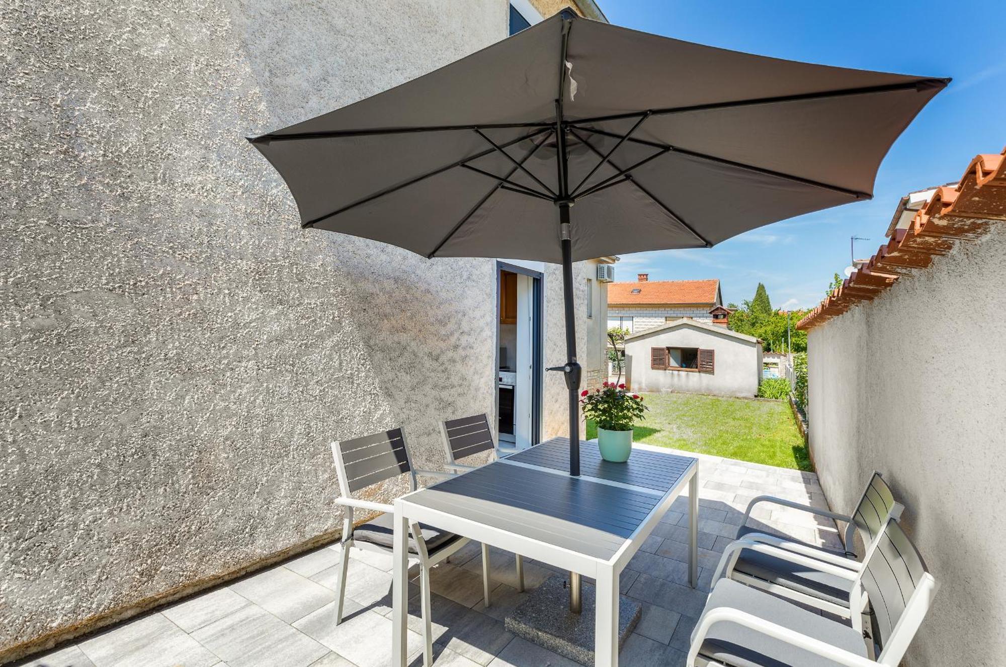 Apartment Tesic Close To The Sea With Shared 4Xbicycles Fazana Exterior photo