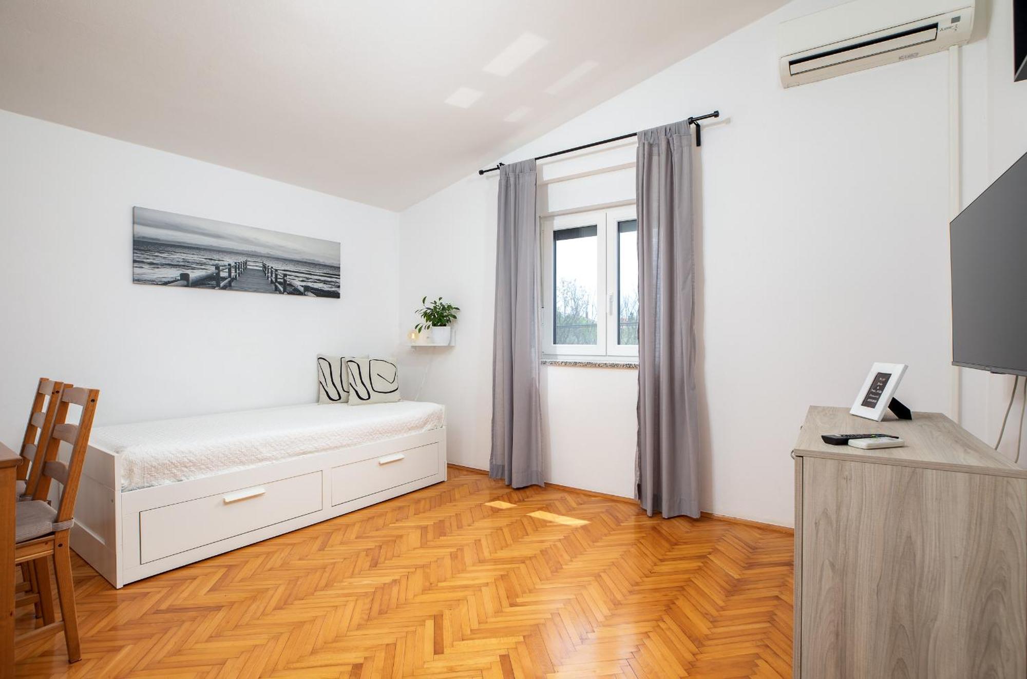 Apartment Tesic Close To The Sea With Shared 4Xbicycles Fazana Exterior photo