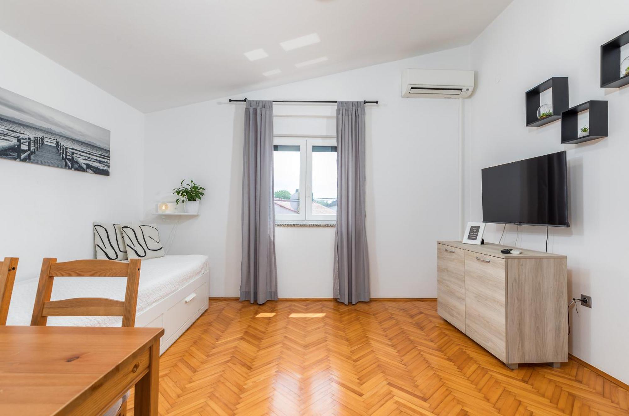 Apartment Tesic Close To The Sea With Shared 4Xbicycles Fazana Exterior photo